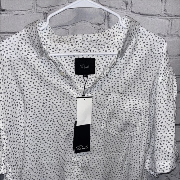 Rails Carson Trim Fit Floral Print Short Sleeve Button Up Pocket Shirt Size 2XL - Picture 2 of 5